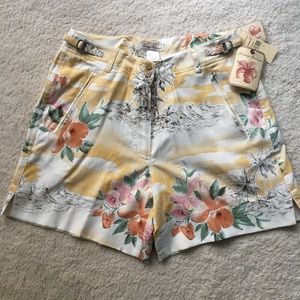 TOMMY BAHAMA women’s tropical print shorts